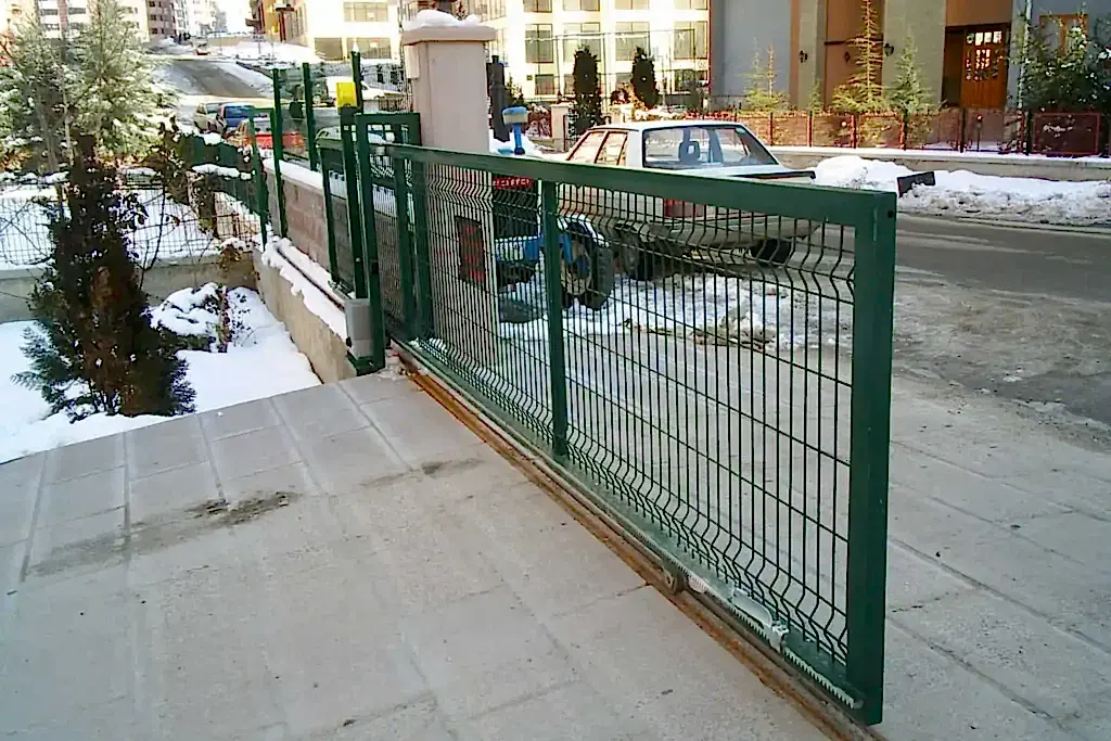 Ankara Panel Çit Raylı Kapı modelleri